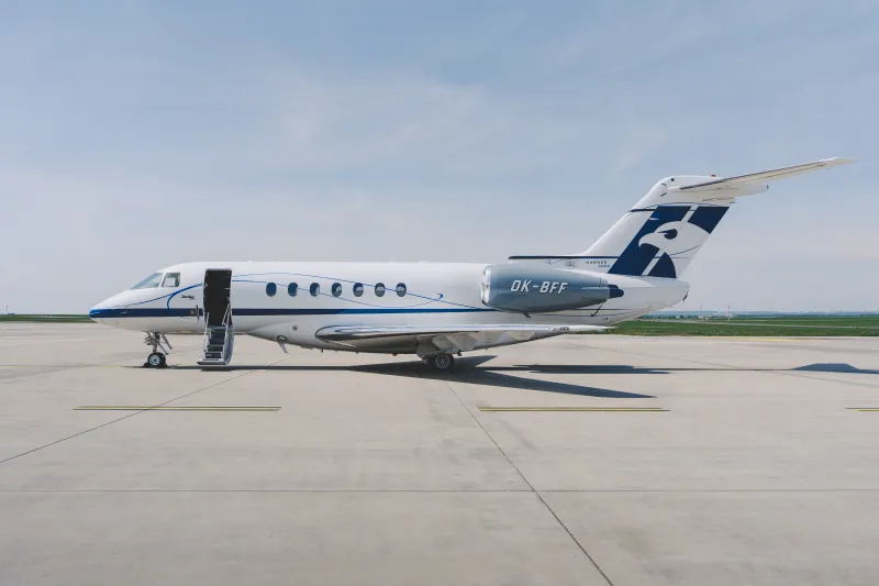 Hawker 4000